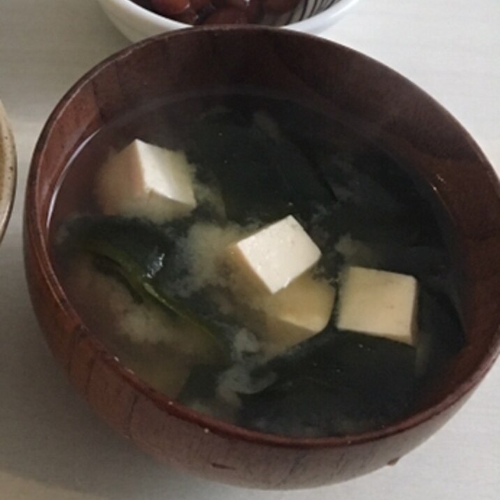 わかめと豆腐の味噌汁